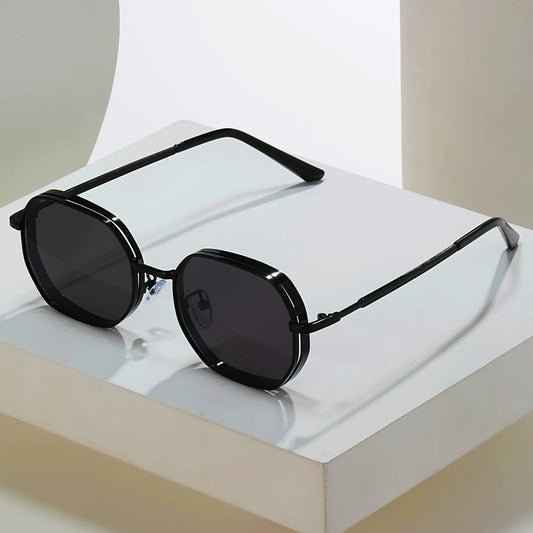 THE NICO™ HORIZON SHADES